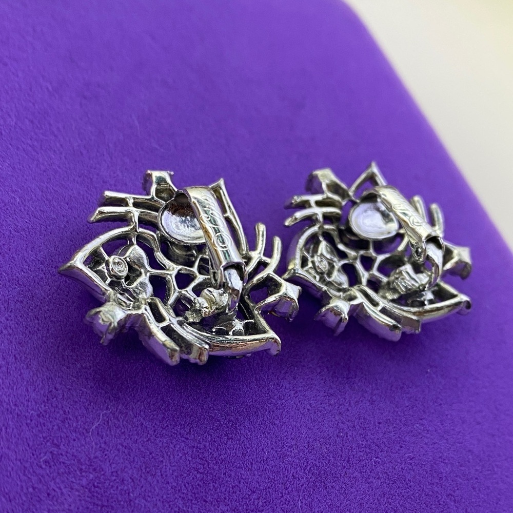 💛 Vintage Coro Aurora Borealis Crystal Clip On Earrings | Floral Design - Picture 4 of 5